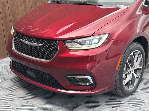 Used 2021 Chrysler Pacifica Limited w/ Uconnect Theater Family Group AWD/4WD image 23