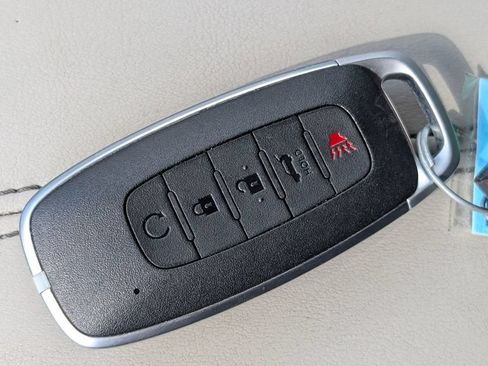 Used 2022 Nissan Pathfinder SV FWD image 31