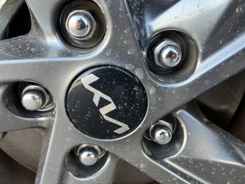 Used 2022 Kia K5 LXS image 29