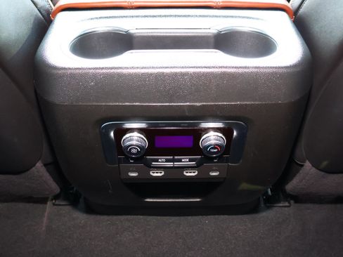 Used 2024 GMC Yukon Denali Ultimate image 14