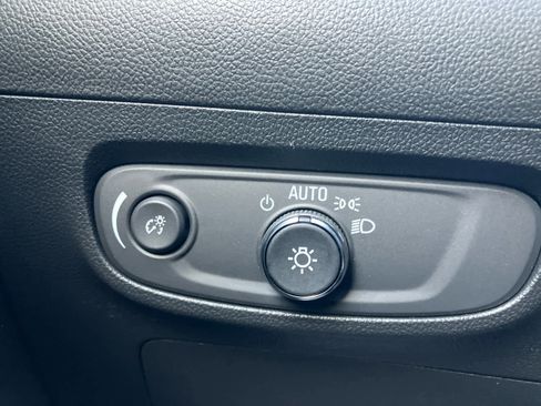 Certified 2025 Buick Encore GX Avenir image 14