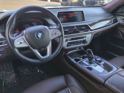 Certified 2022 BMW 740i 740i w/ Premium Package image 29