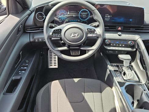 New 2025 Hyundai Elantra SEL FWD image 7