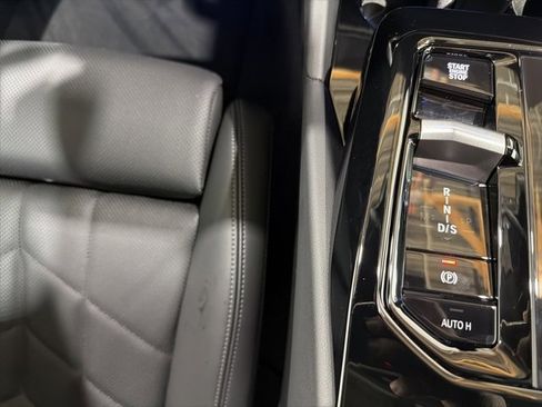 Used 2024 BMW 530i xDrive w/ Premium Package image 42