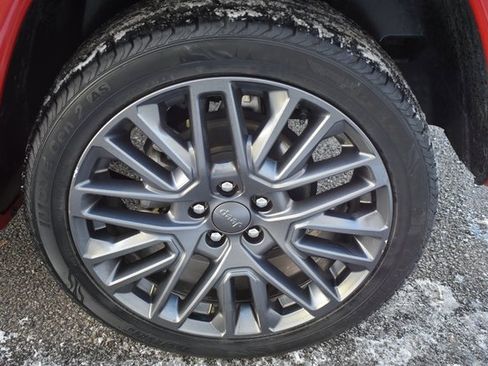 Used 2023 Jeep Compass Limited image 45