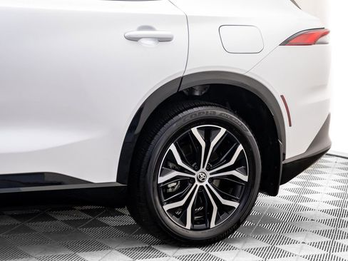 Used 2025 Toyota Crown Signia XLE image 34