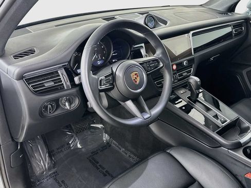 Certified 2026 Porsche Macan AWD/4WD image 4
