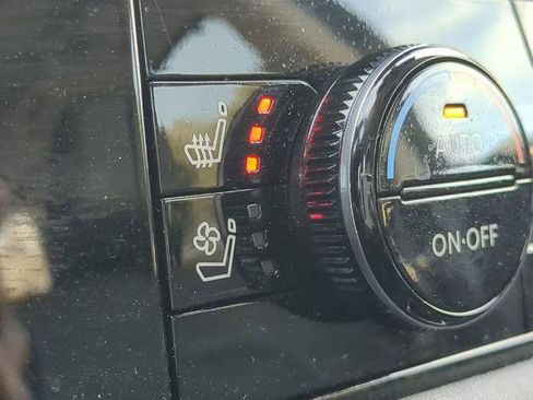 Certified 2025 Nissan Pathfinder Platinum image 24