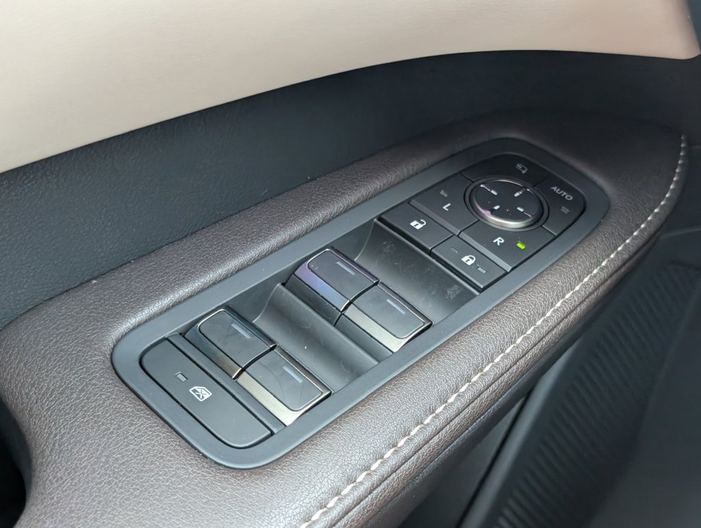 Used 2025 Lexus RX 350 Premium Plus w/ Accessory Package (Z1) FWD image 16