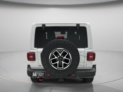 Used 2024 Jeep Wrangler Rubicon AWD/4WD image 4