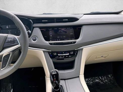 Used 2023 Cadillac XT5 Premium Luxury FWD image 8