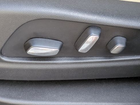 Used 2019 Cadillac XT5 Luxury FWD image 19