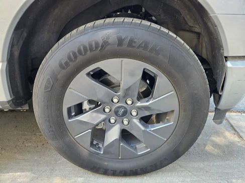 Used 2025 Ford F150 Lightning Lariat AWD/4WD image 4