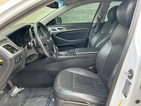 Used 2015 Hyundai Genesis 3.8 AWD/4WD image 18