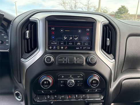 Used 2019 Chevrolet Silverado 1500 RST image 22