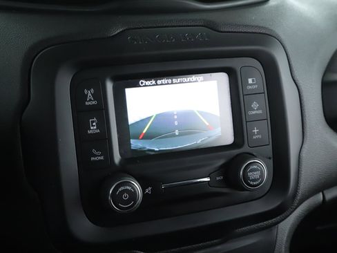 Used 2017 Jeep Renegade Latitude image 12