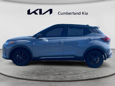 Used 2024 Nissan Kicks SR w/ SR Premium Package FWD image 2