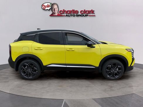 New 2026 Nissan Kicks SR FWD image 7
