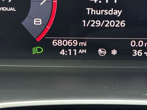 Used 2020 Audi Q3 2.0T Premium image 16