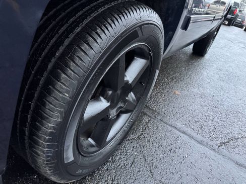 Used 2012 Chevrolet Avalanche LT image 10