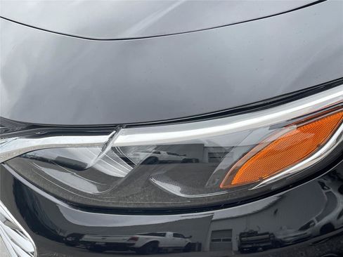 Used 2025 Chevrolet Malibu LT FWD image 21