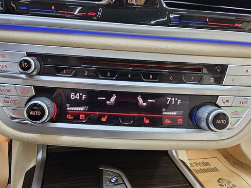 Used 2019 BMW 740i RWD image 36
