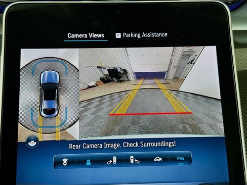 Used 2025 Mercedes-Benz GLC 300 4MATIC w/ AMG Line image 14