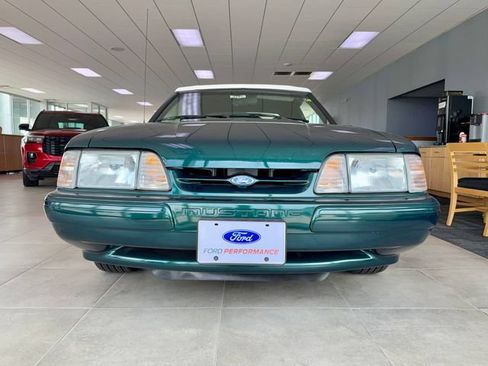 Used 1990 Ford Mustang LX RWD image 3