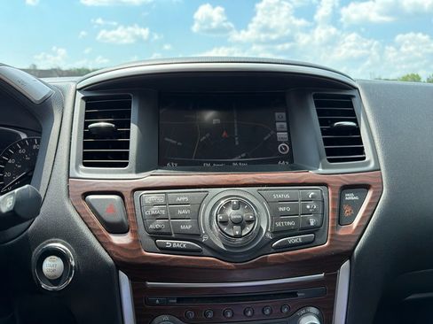 Used 2018 Nissan Pathfinder Platinum w/ Cargo Package AWD/4WD image 9