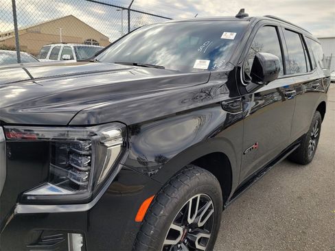 Used 2023 GMC Yukon AT4 image 10
