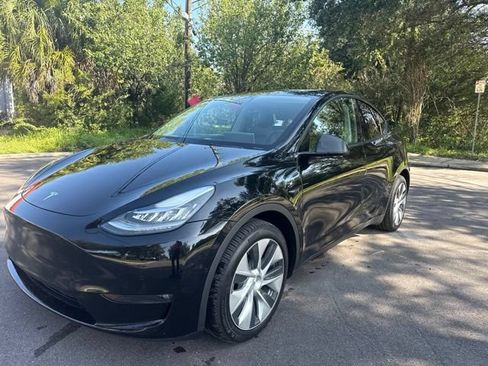 Used 2021 Tesla Model Y Long Range AWD/4WD image 7