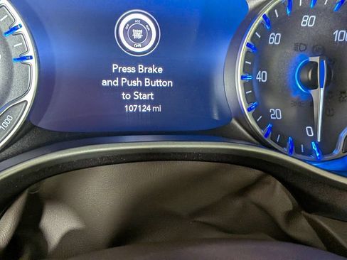 Used 2020 Chrysler Pacifica Touring-L Plus FWD image 23