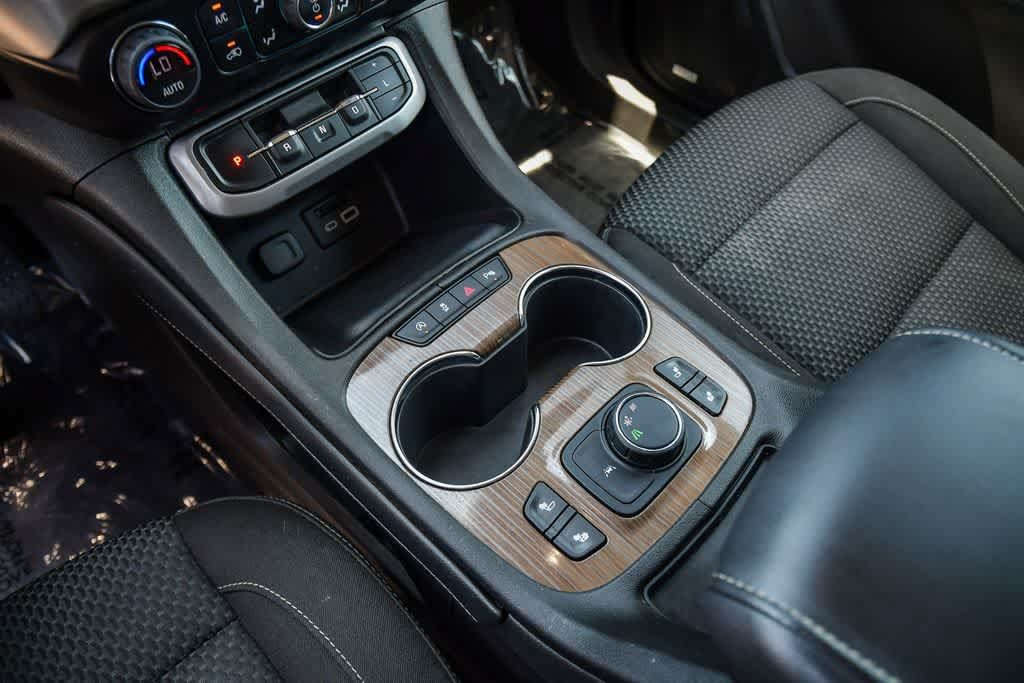 Used 2022 GMC Acadia SLE w/ Driver Convenience Package FWD image 20