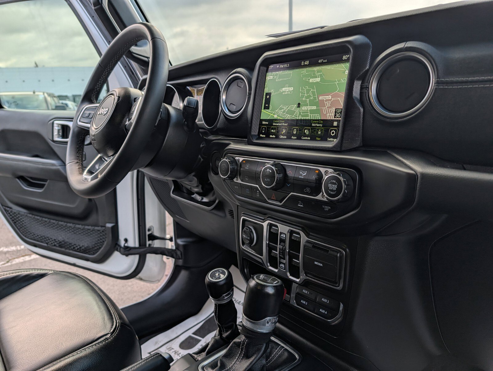 Used 2023 Jeep Wrangler Unlimited Sahara AWD/4WD image 28