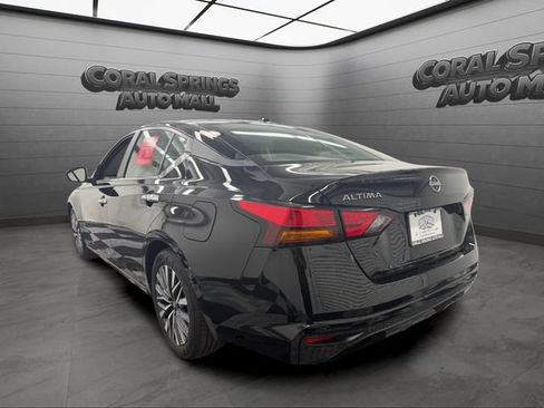 Certified 2025 Nissan Altima 2.5 SV FWD image 3