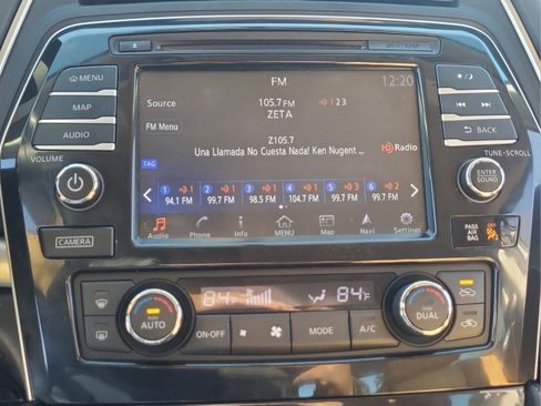 Used 2016 Nissan Maxima SR w/ Interior Lighting Package image 19