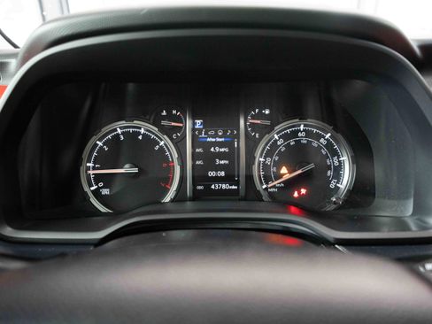 Used 2020 Toyota 4Runner Venture w/ Moonroof Package AWD/4WD image 16
