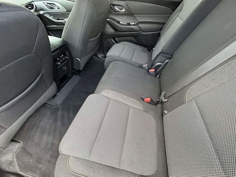 Used 2021 Chevrolet Traverse LS FWD image 10