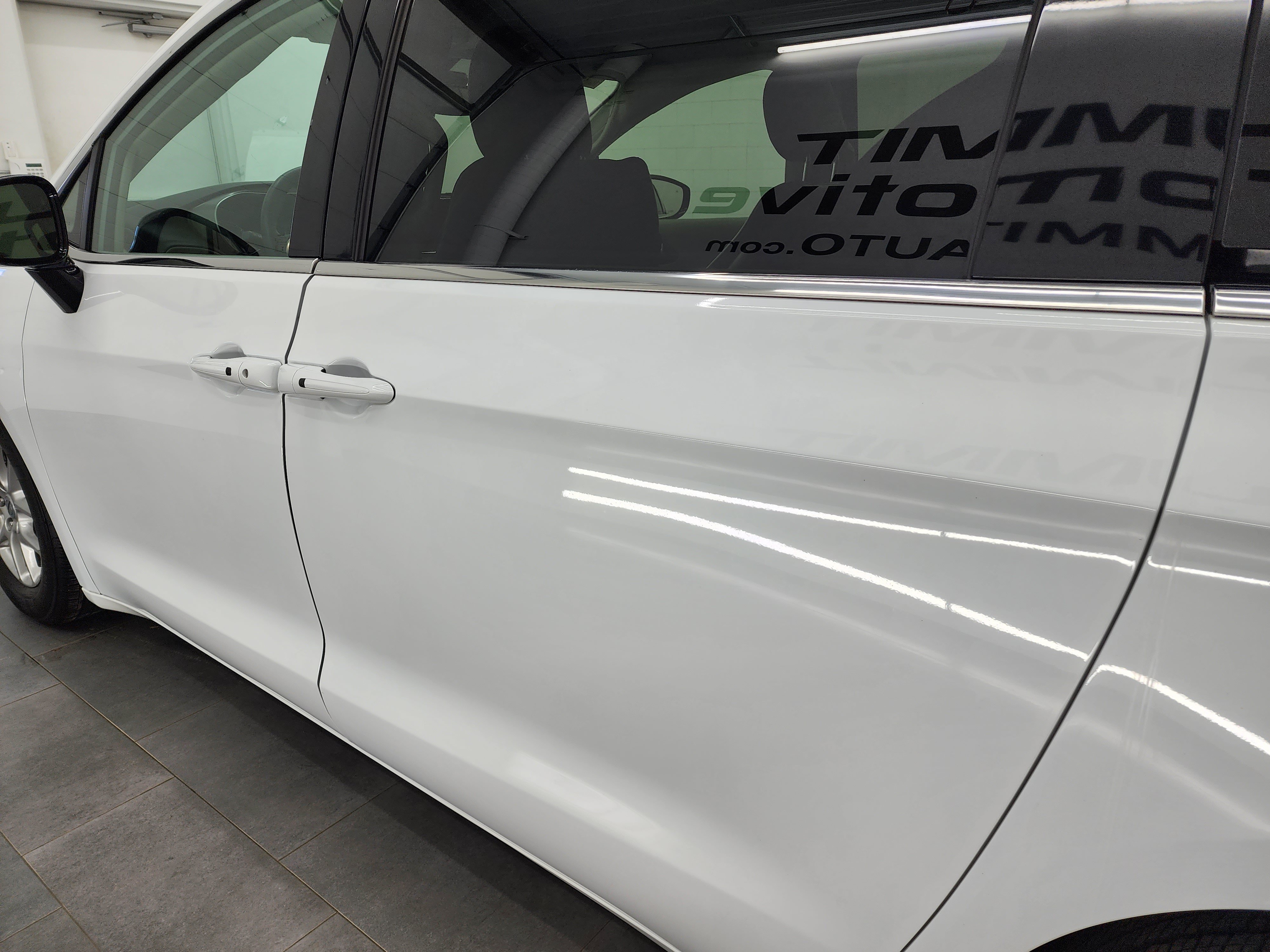 Used 2024 Chrysler Pacifica Touring-L FWD image 33