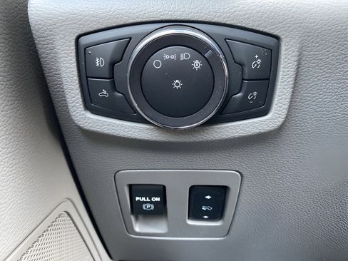 Used 2018 Ford F150 XLT w/ Equipment Group 302A Luxury image 17