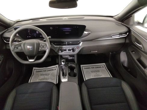 Used 2025 Buick Envista Preferred FWD image 36