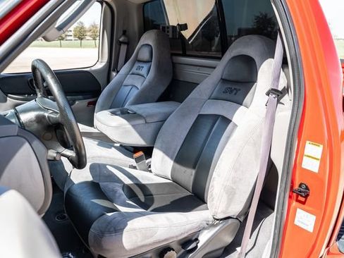 Used 2004 Ford F150 Lightning RWD image 21
