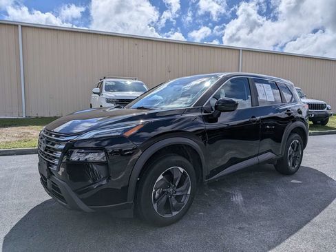 Used 2025 Nissan Rogue SV AWD/4WD image 6