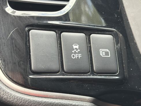 Used 2018 Mitsubishi Outlander SE AWD/4WD image 15