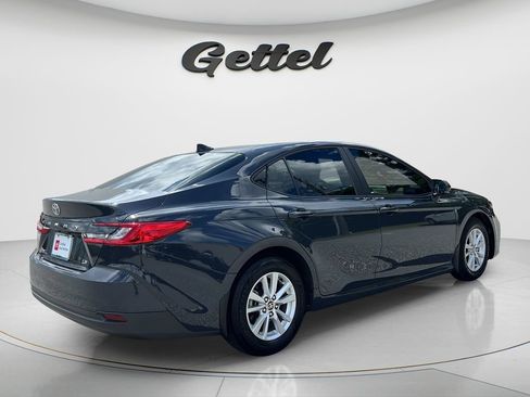 Used 2025 Toyota Camry LE FWD image 5