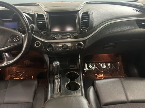 Used 2019 Chevrolet Impala LT FWD image 16