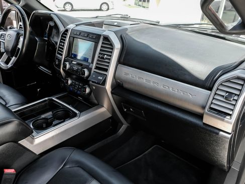 Used 2020 Ford F250 Platinum w/ FX4 Off-Road Package AWD/4WD image 13