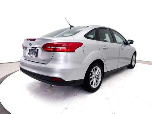Used 2018 Ford Focus SE FWD image 11