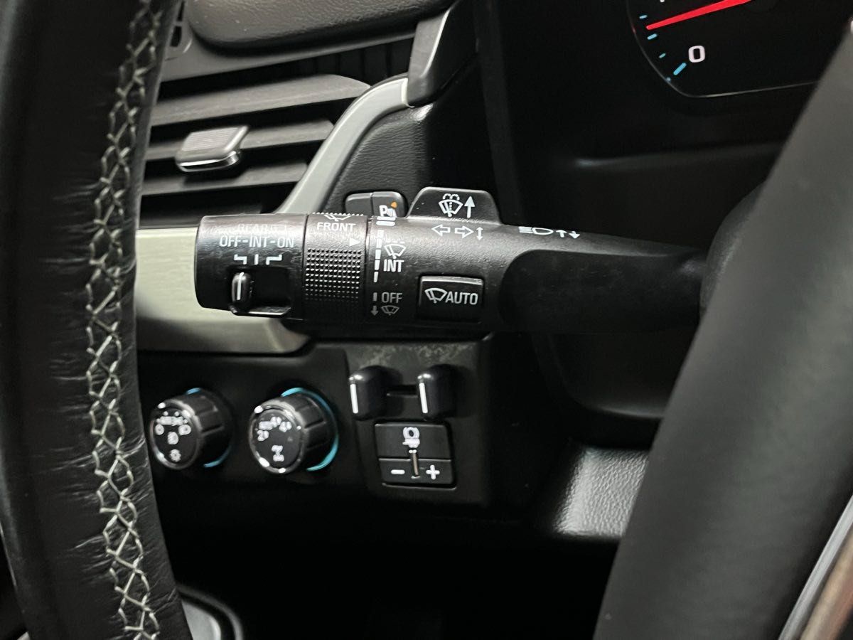 Used 2017 GMC Yukon XL SLT w/ HD Trailering Package AWD/4WD image 14
