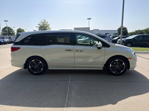 Used 2024 Honda Odyssey Elite image 6